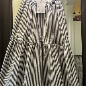 BURU Reversible Tiered Skirt Small/Medium NWT
